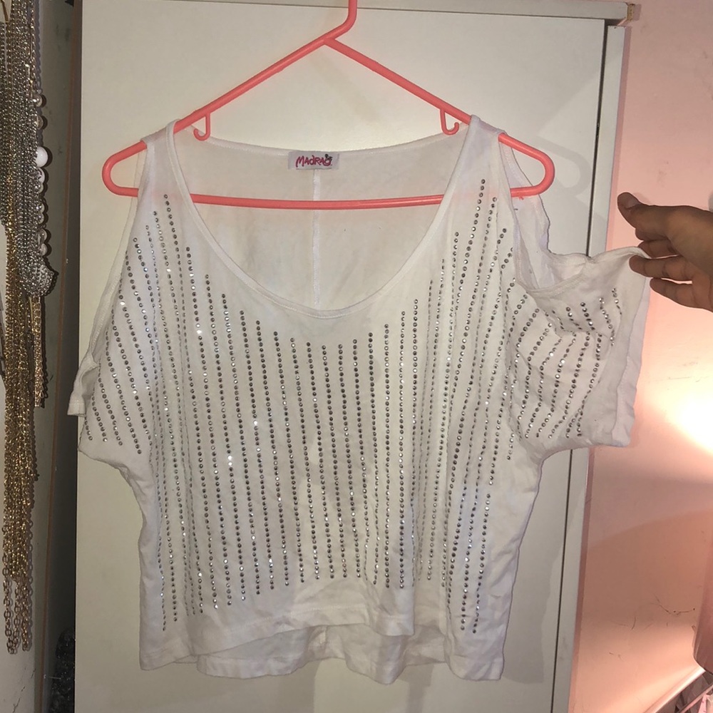 Cut-out top
